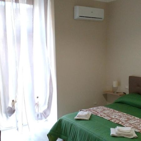 La Rosa Rossa Hotell Bari Exteriör bild