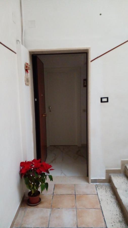 La Rosa Rossa Hotell Bari Exteriör bild
