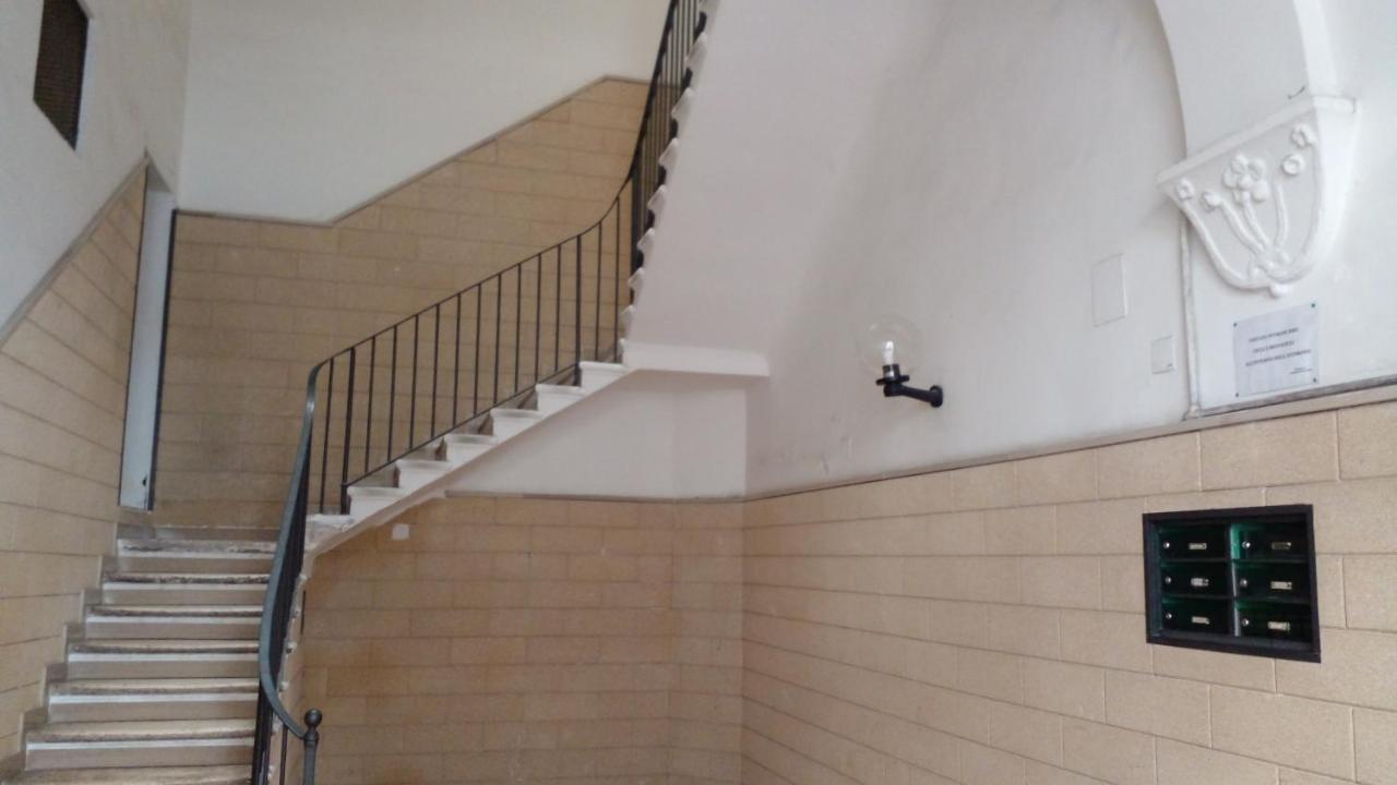 La Rosa Rossa Hotell Bari Exteriör bild