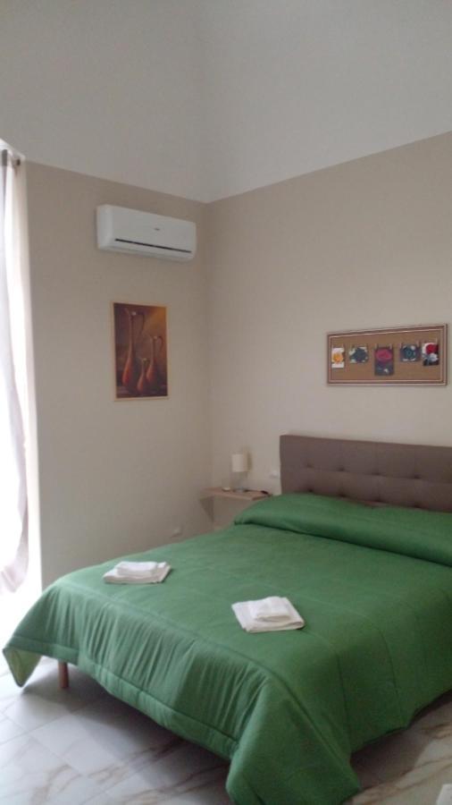 La Rosa Rossa Hotell Bari Exteriör bild