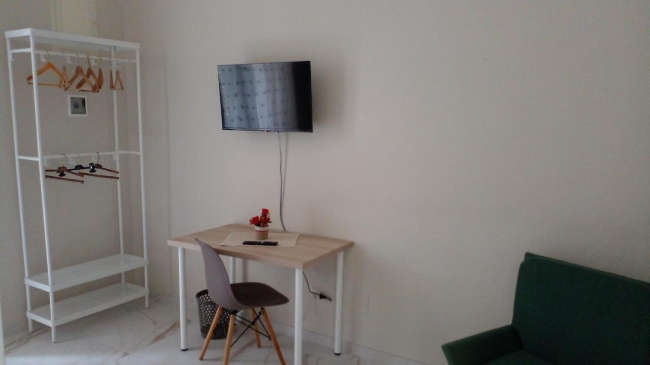 La Rosa Rossa Hotell Bari Exteriör bild