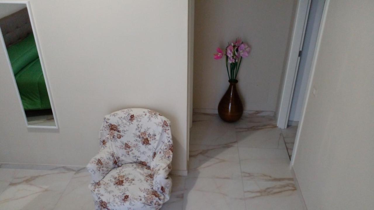 La Rosa Rossa Hotell Bari Exteriör bild