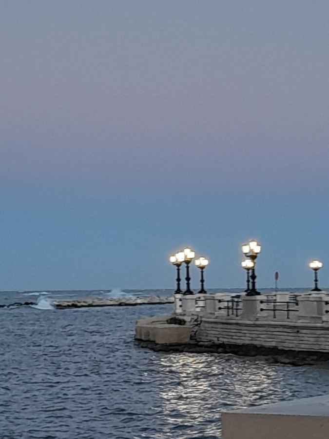 La Rosa Rossa Hotell Bari Exteriör bild