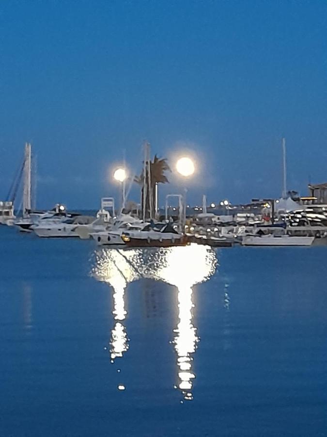 La Rosa Rossa Hotell Bari Exteriör bild